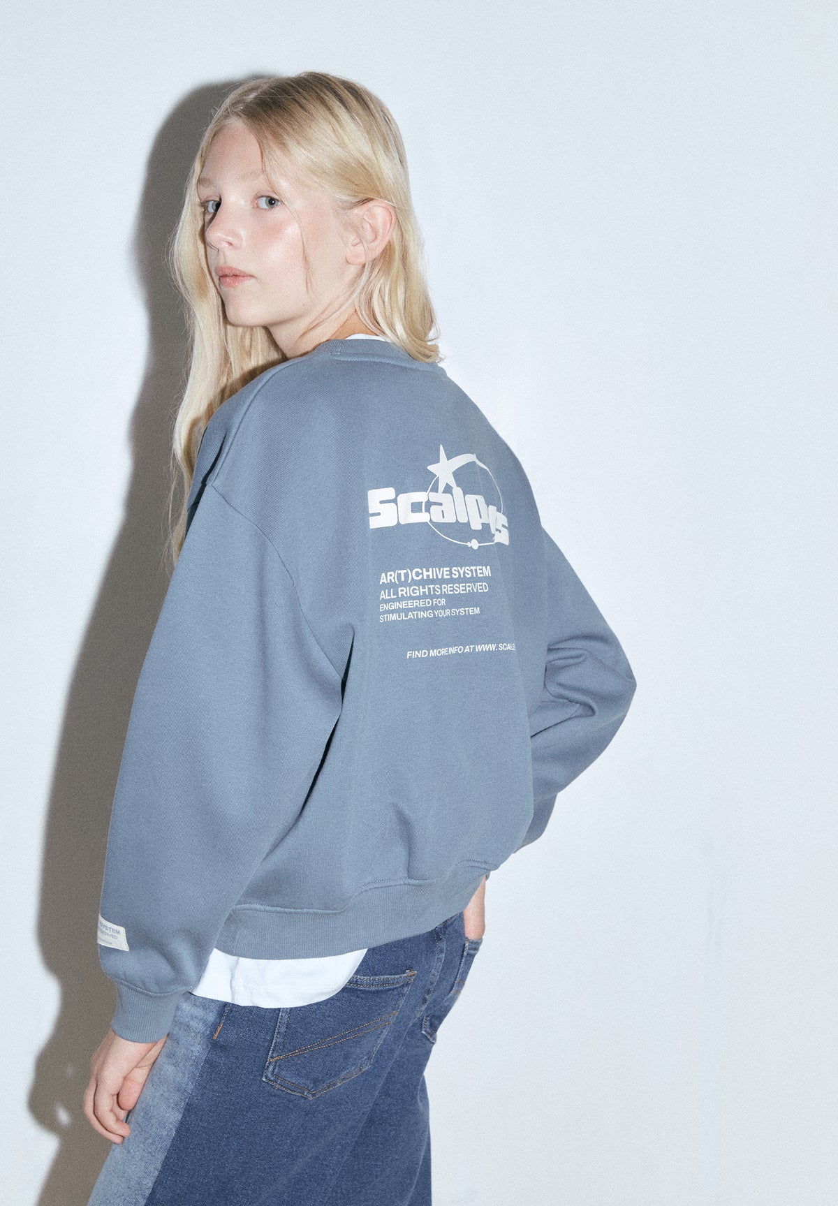 HOODY IM BOXY FIT MIT PRINT