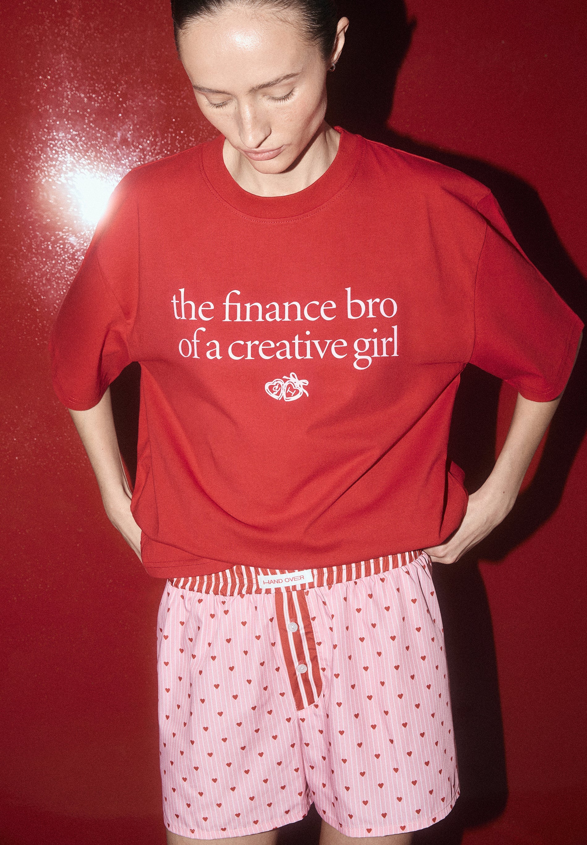 T-SHIRT MIT FINANZPRINT HANDOVER X SCALPERS