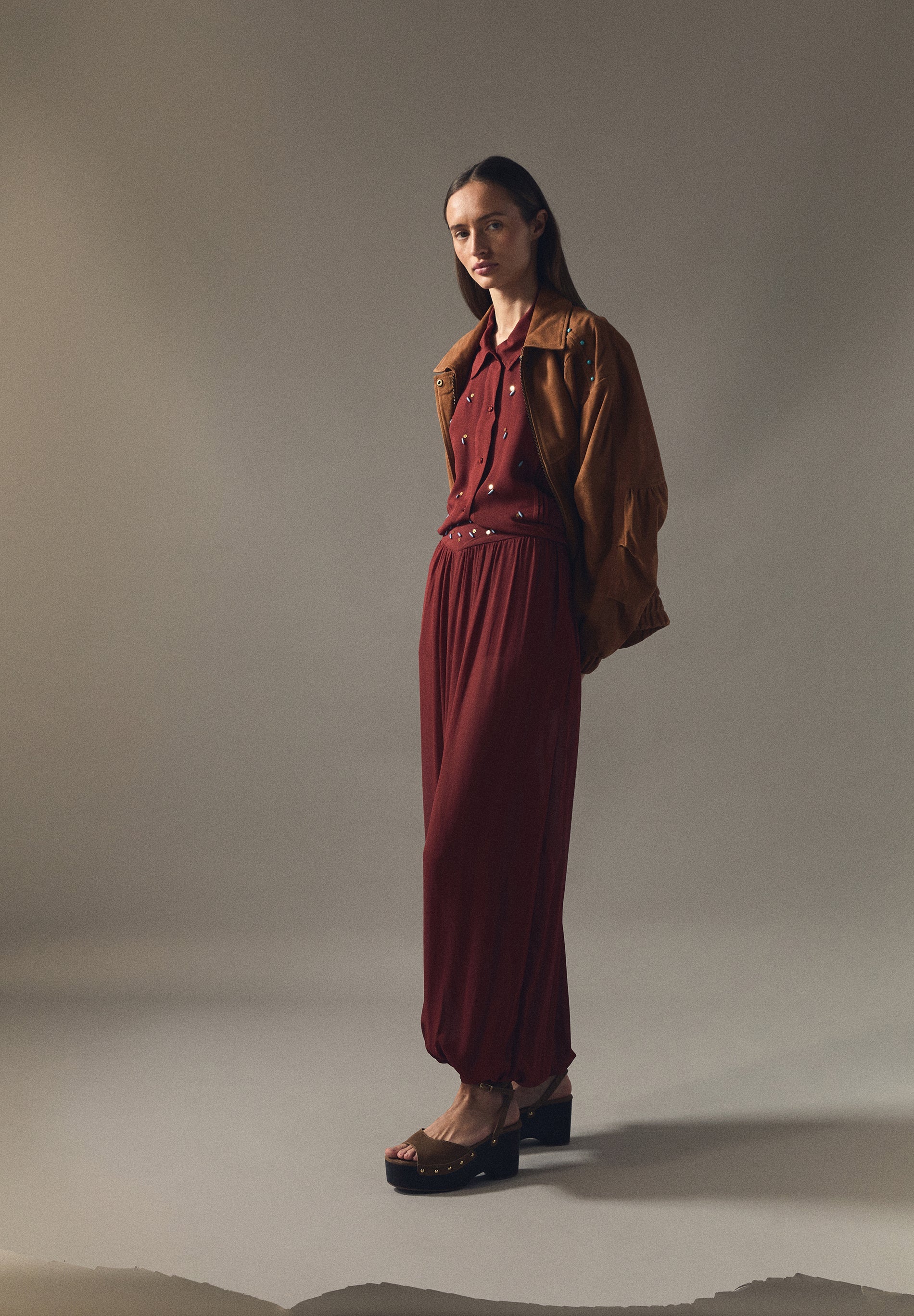 PANTALON BAGGY APPLIQUES