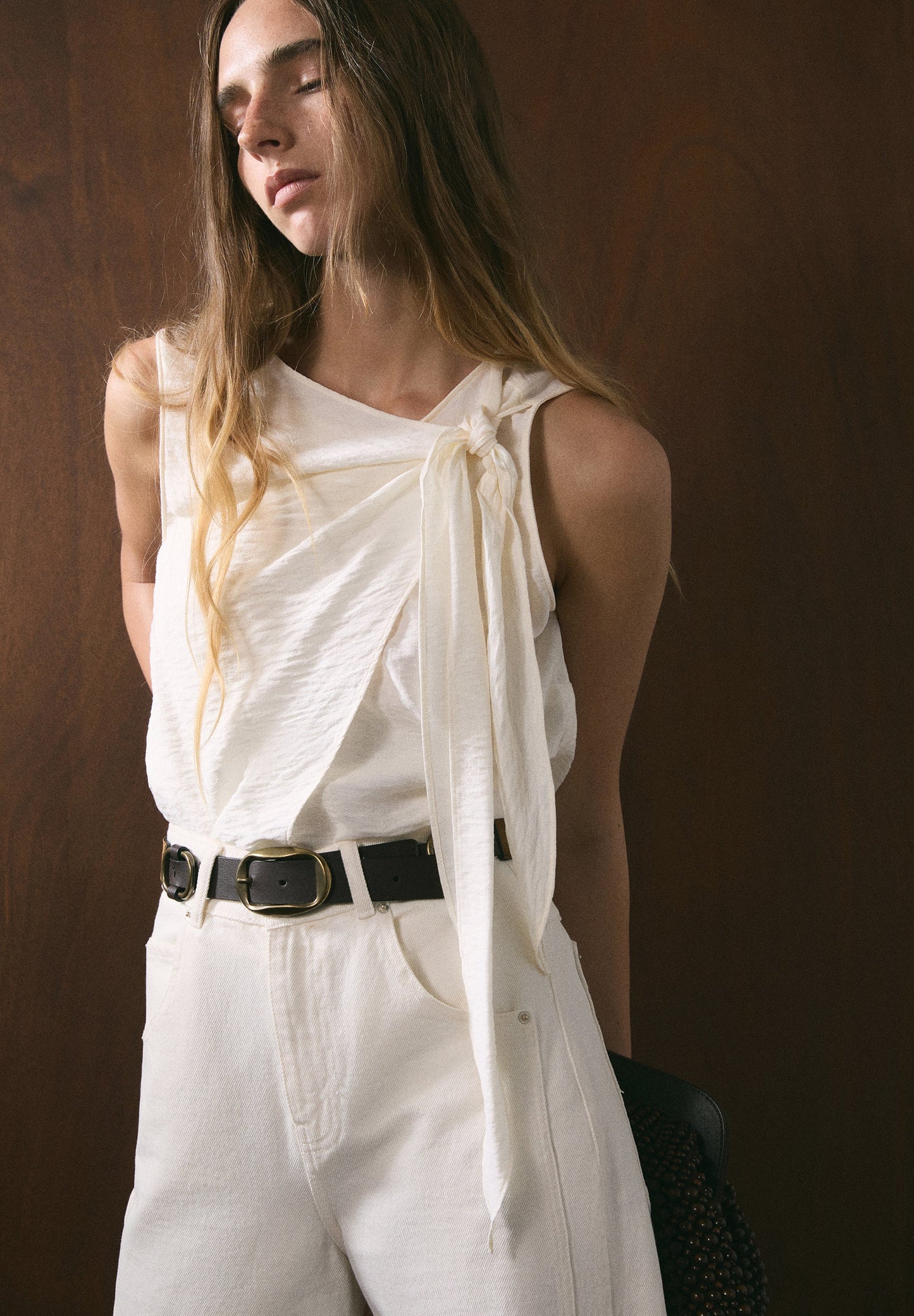 ASYMMETRIC KNOT TOP
